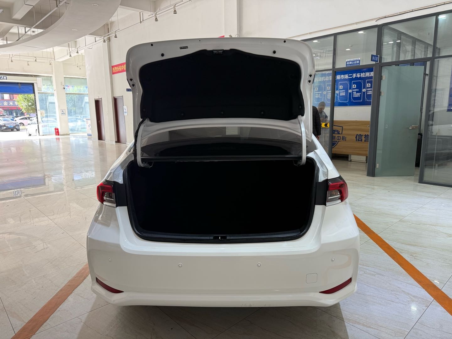 Toyota Corolla 2023 car image #10