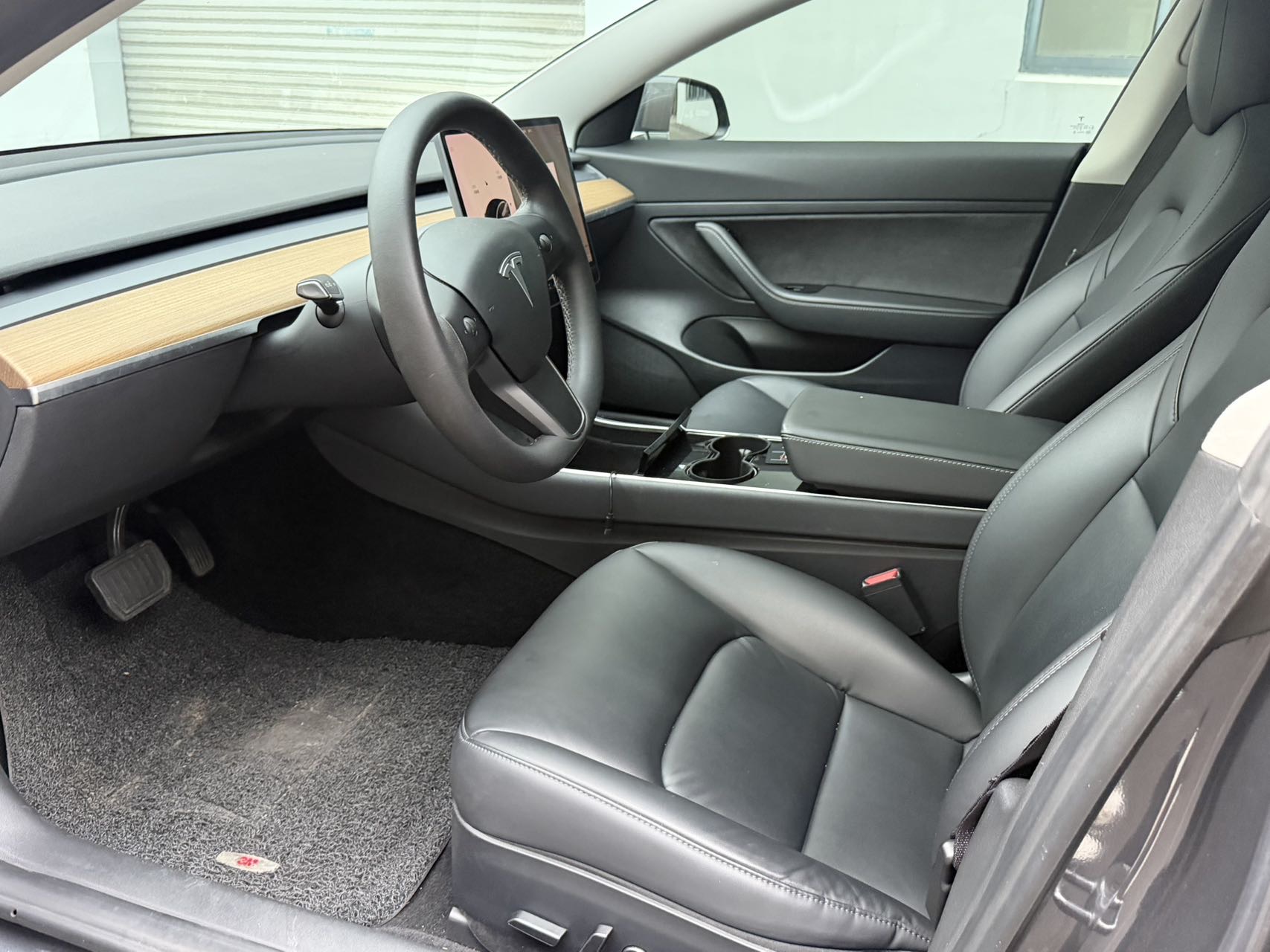 Tesla Model 3 2020 car image #9