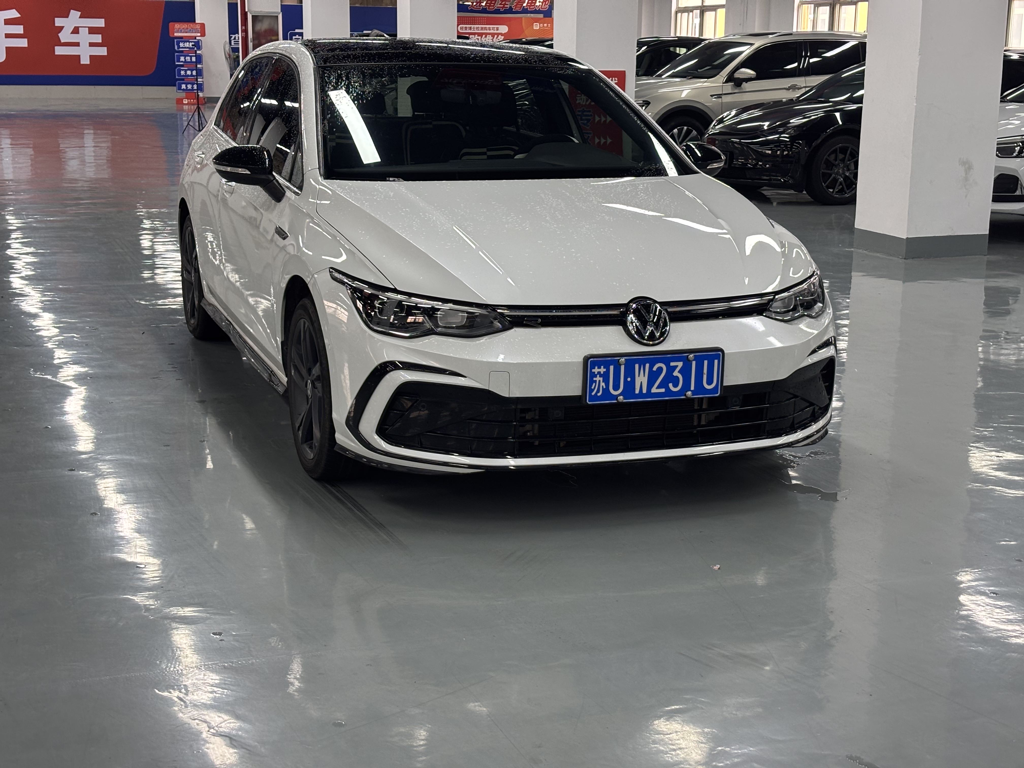 Volkswagen Golf 2023 car image #3
