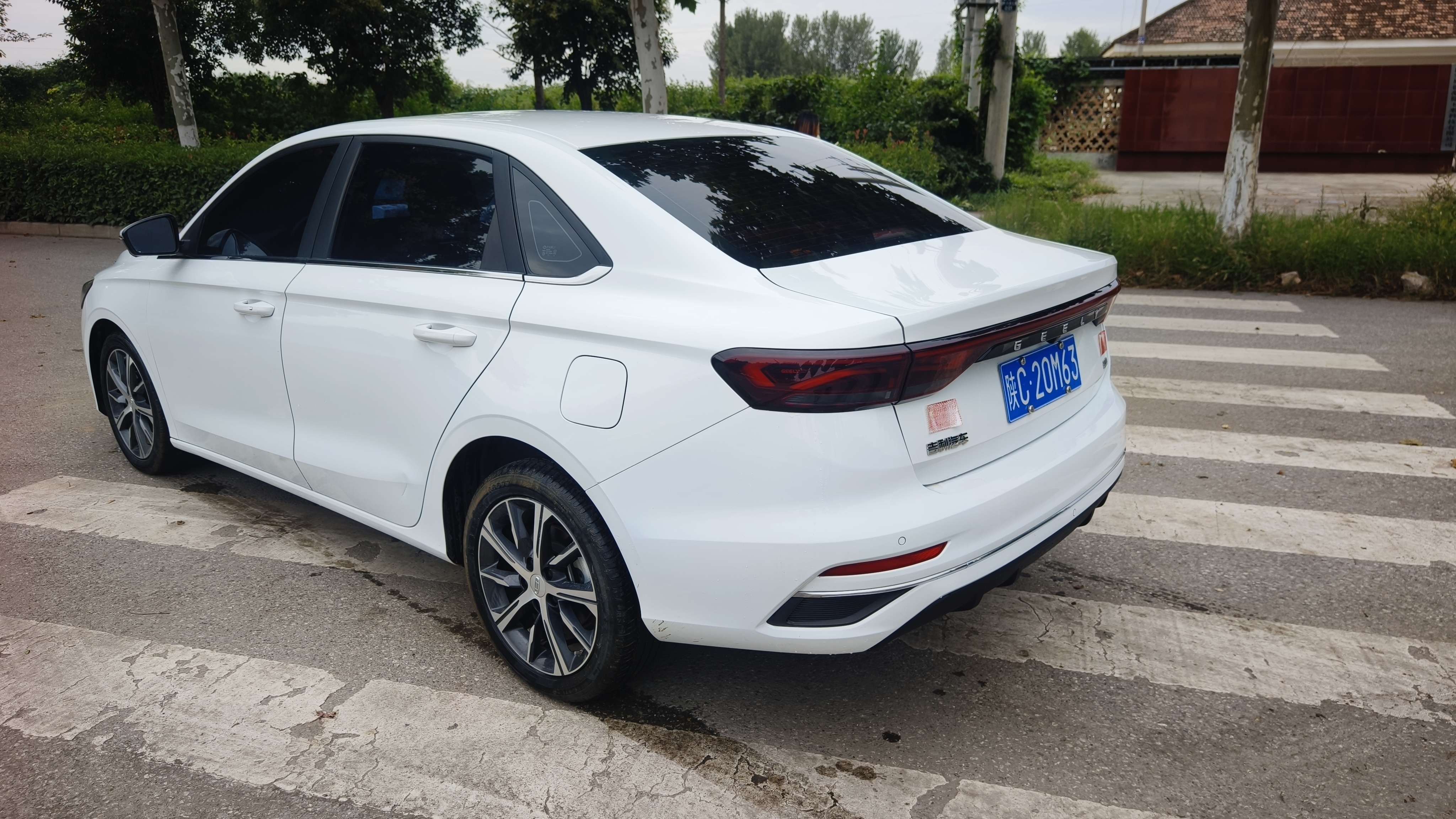 GEELY Emgrand 2023 car image #5