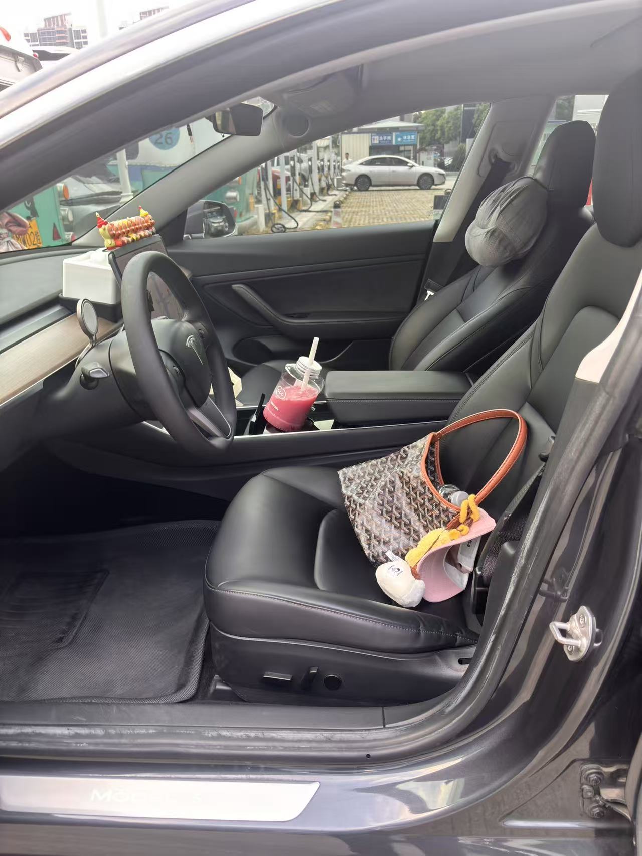 Tesla Model 3 2020 car image #4
