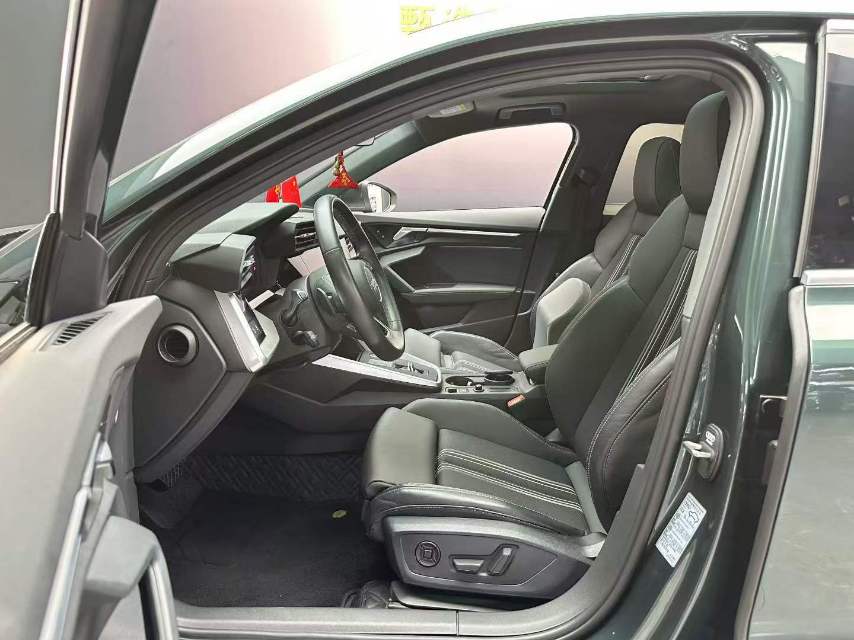2022 car image #5