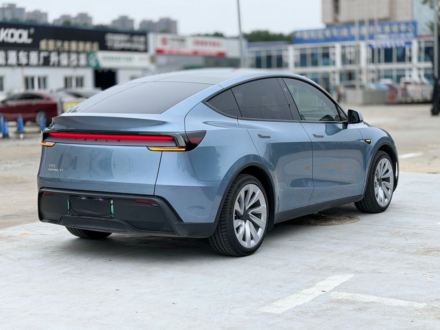 特斯拉 Model Y 2025 汽车图片 #8