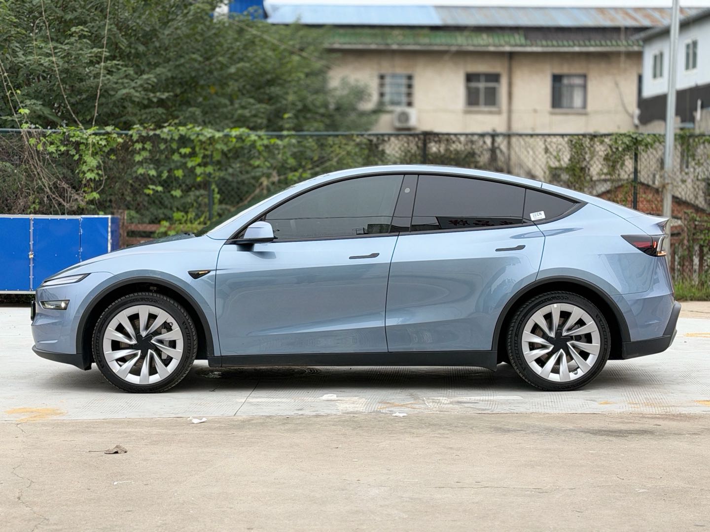 特斯拉 Model Y 2025 汽车图片 #7