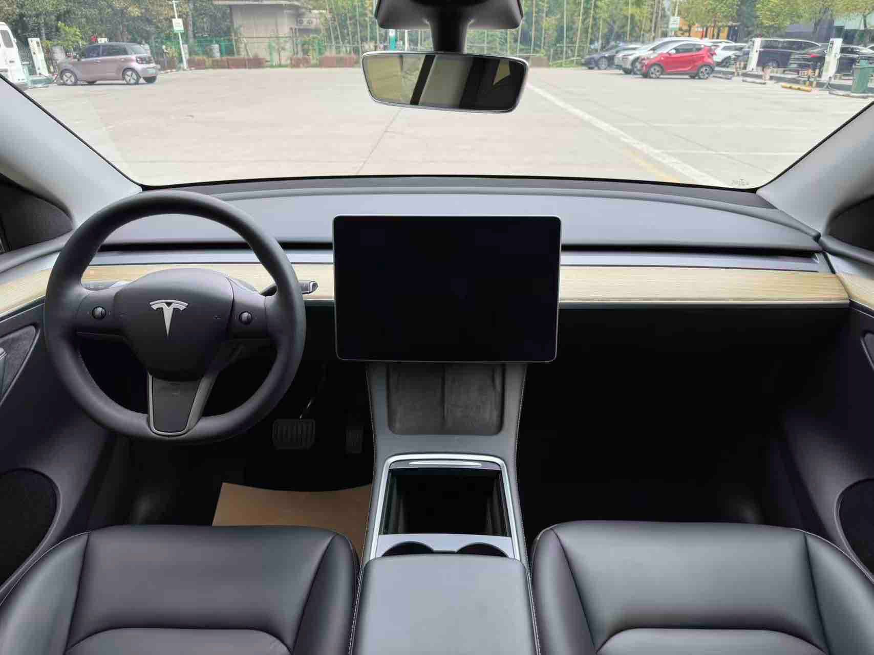 Tesla Model Y 2023 #9 Tesla Model Y 2023 car image #9