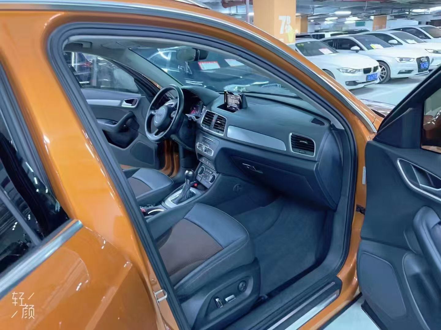 Audi Q3 2017 car image #9