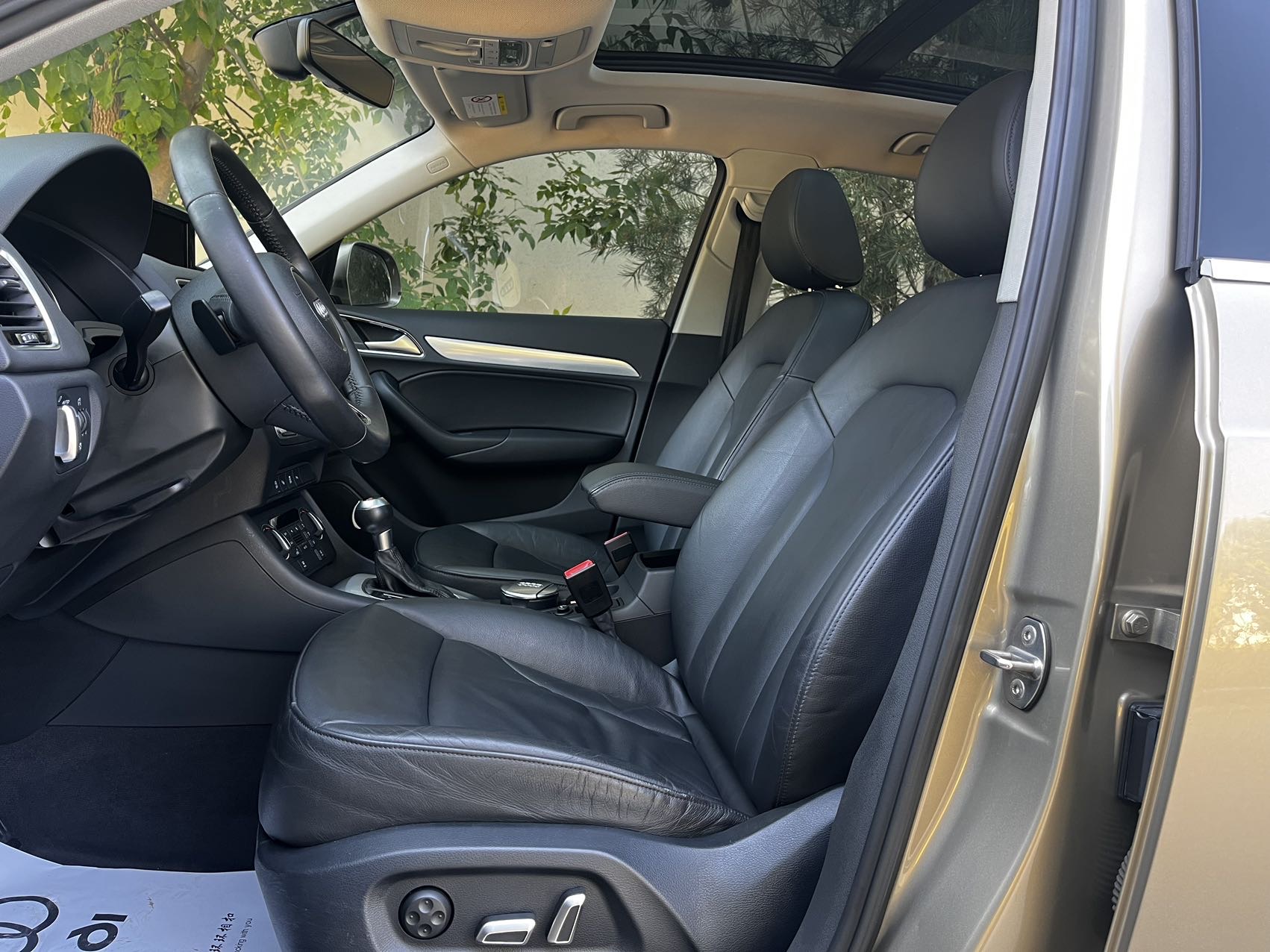 Audi Q3 2017 car image #6