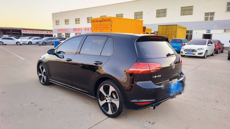 Volkswagen GolfGTI 2015 immagine di auto #8