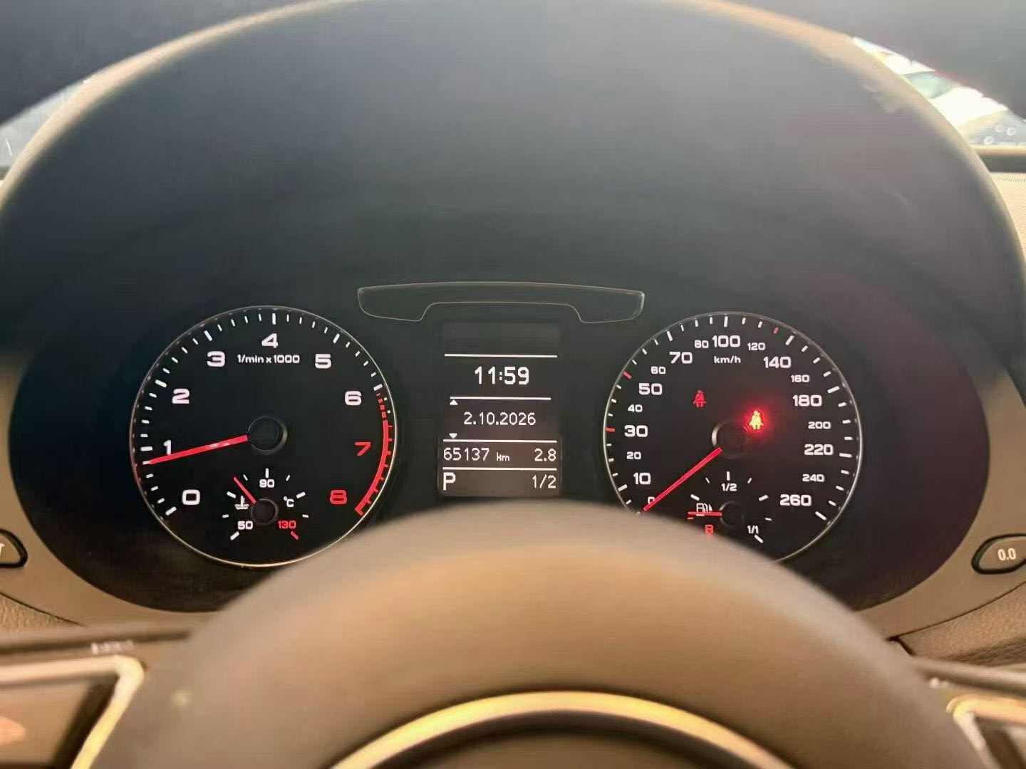 Audi Q3 2017 car image #12