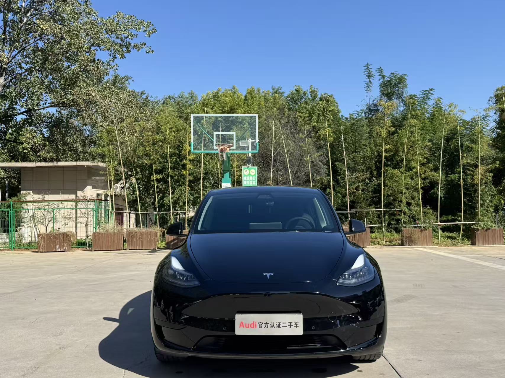 Tesla Model Y 2022 #4 Tesla Model Y 2022 car image #4