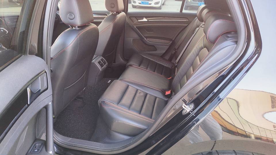 Volkswagen GolfGTI 2015 immagine di auto #11