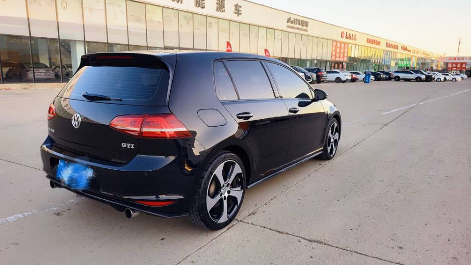 Volkswagen GolfGTI 2015 immagine di auto #6