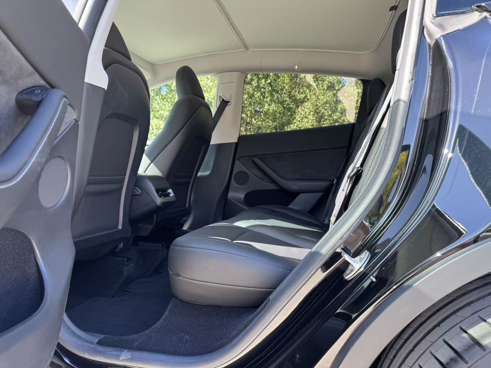 Tesla Model Y 2022 #11 Tesla Model Y 2022 car image #11