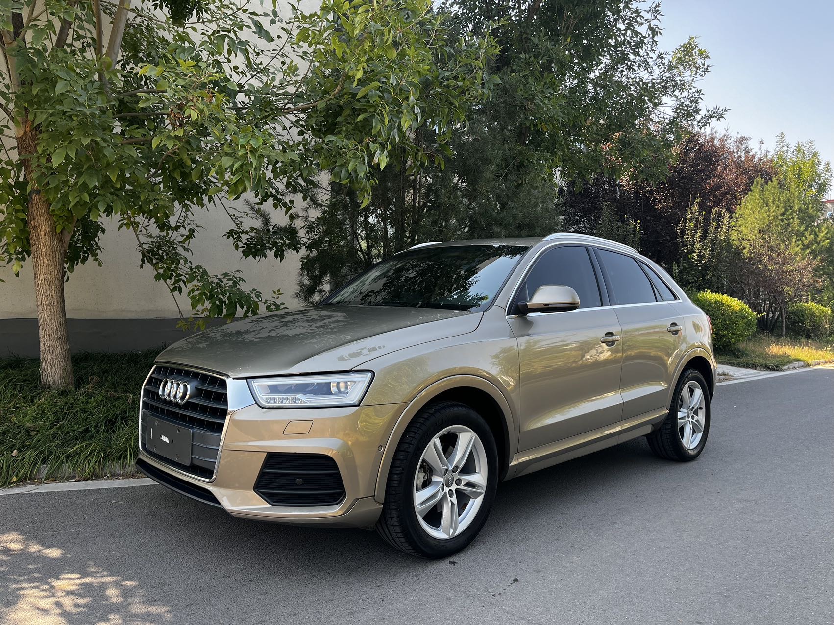 Audi Q3 2017 car image #2
