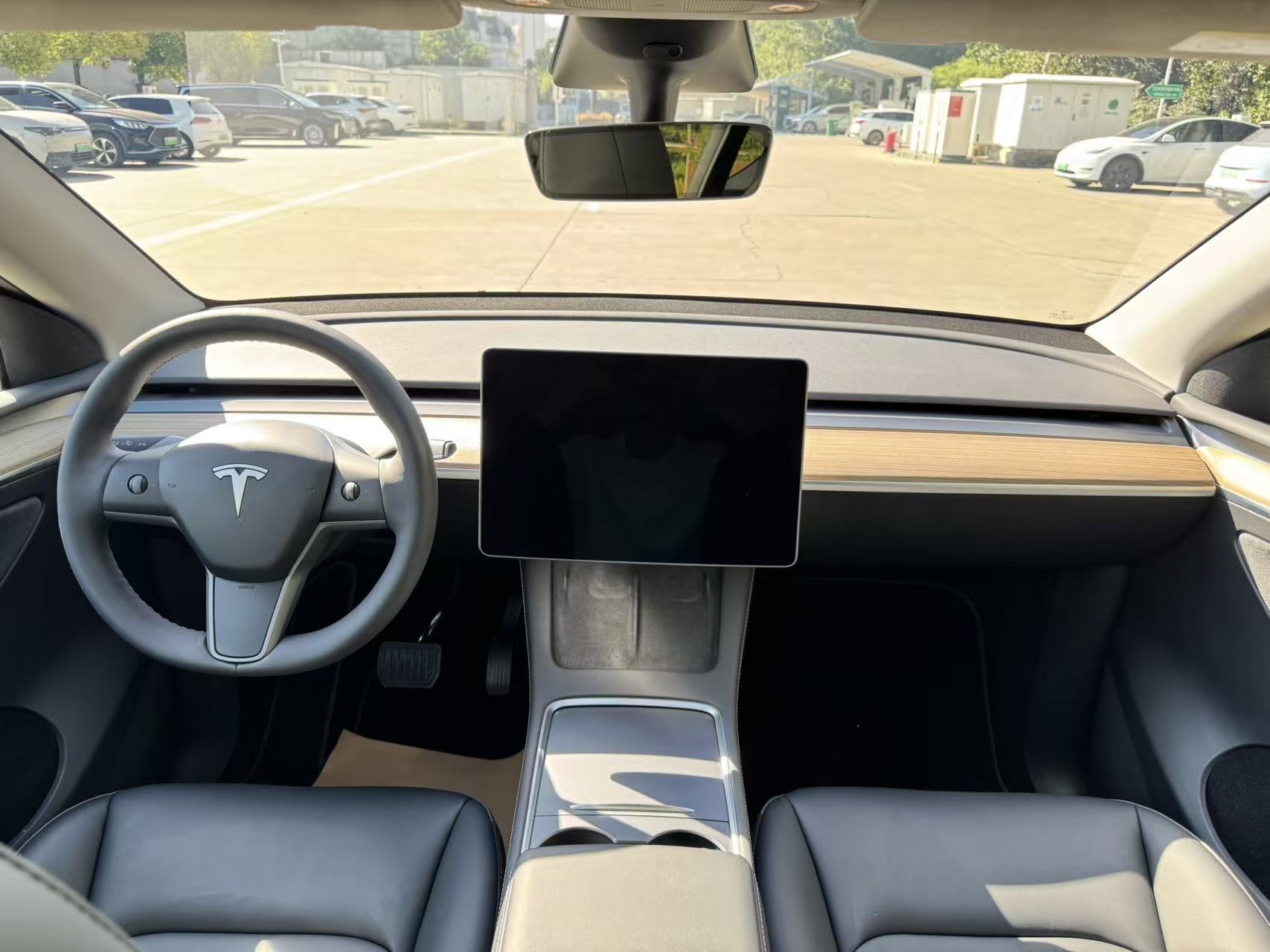 Tesla Model Y 2022 #9 Tesla Model Y 2022 car image #9