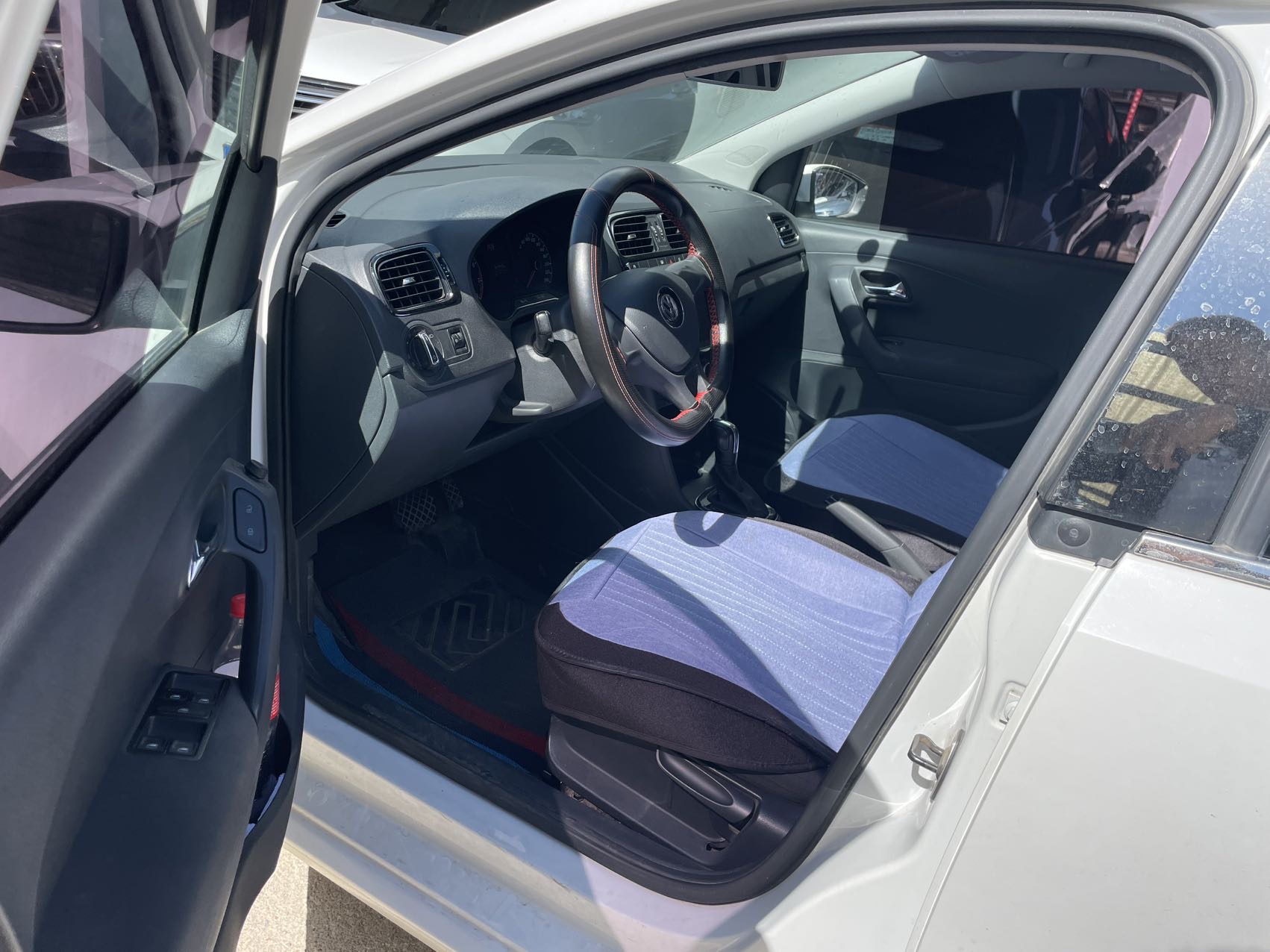 Volkswagen Polo 2018 car image #4
