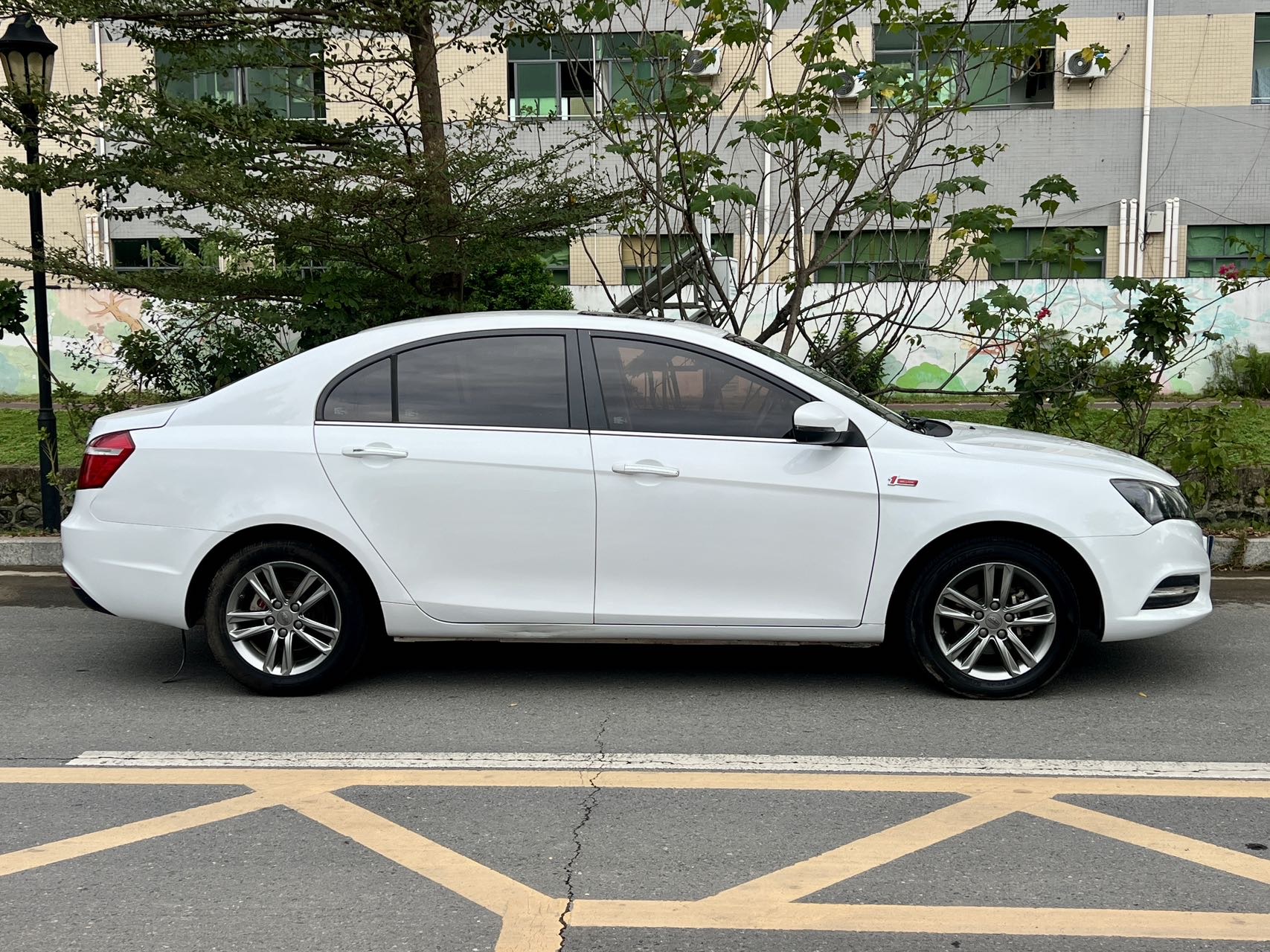 GEELY Emgrand 2017 #10 GEELY Emgrand 2017 car image #10