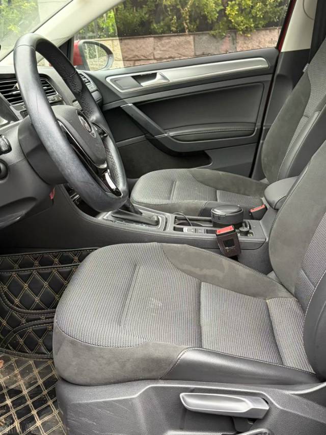 Volkswagen Golf 2018 car image #5