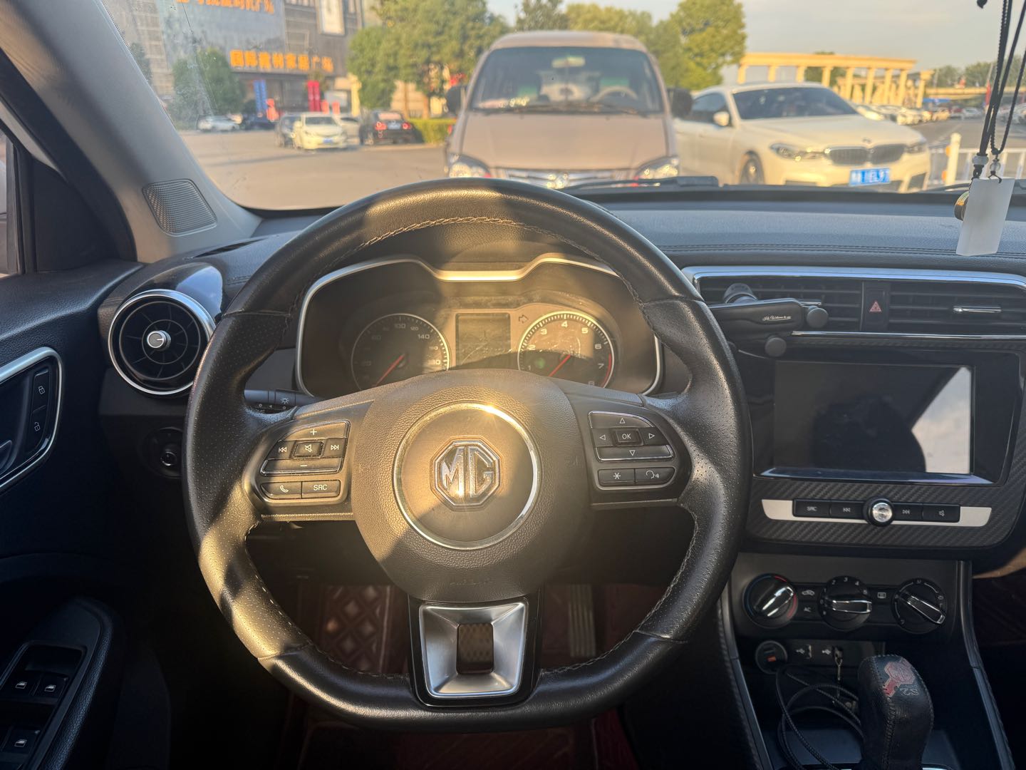 MG ZS 2017 #11 MG ZS 2017 car image #11