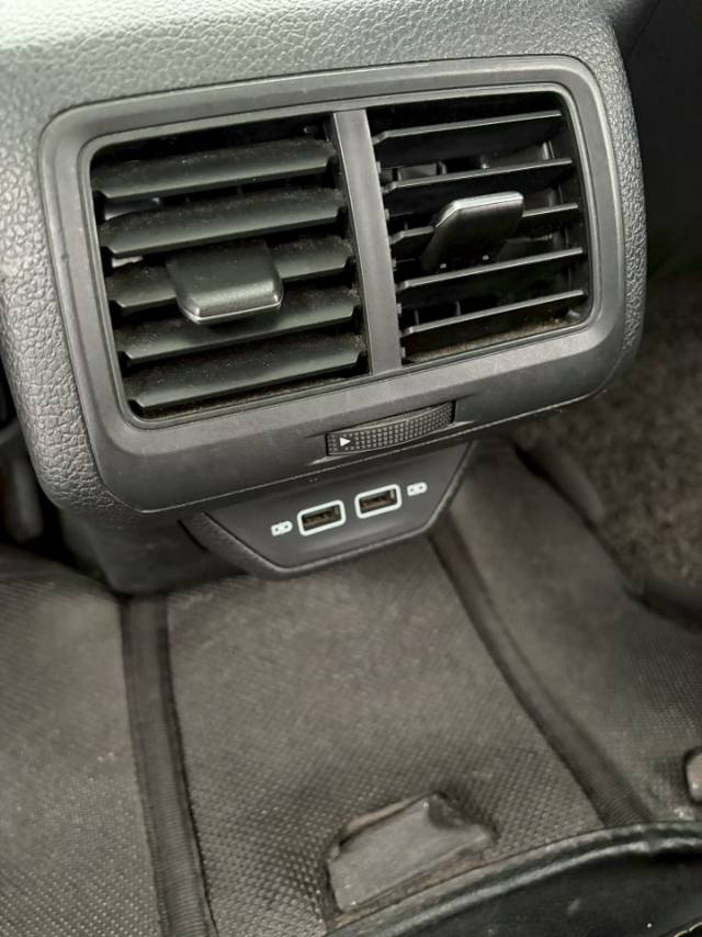 Volkswagen Golf 2018 car image #9