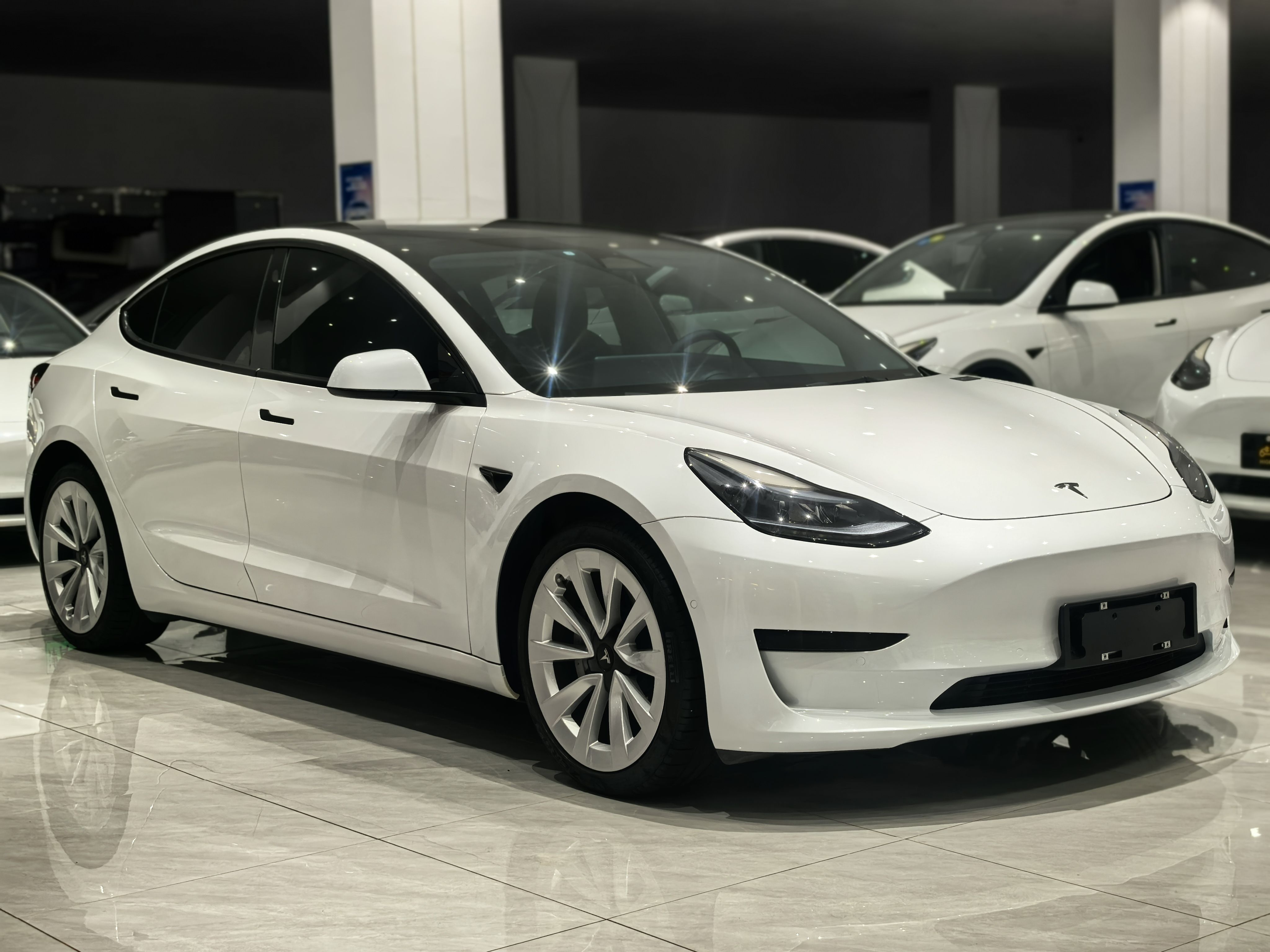 Tesla Model 3 2023 صورة سيارة #5
