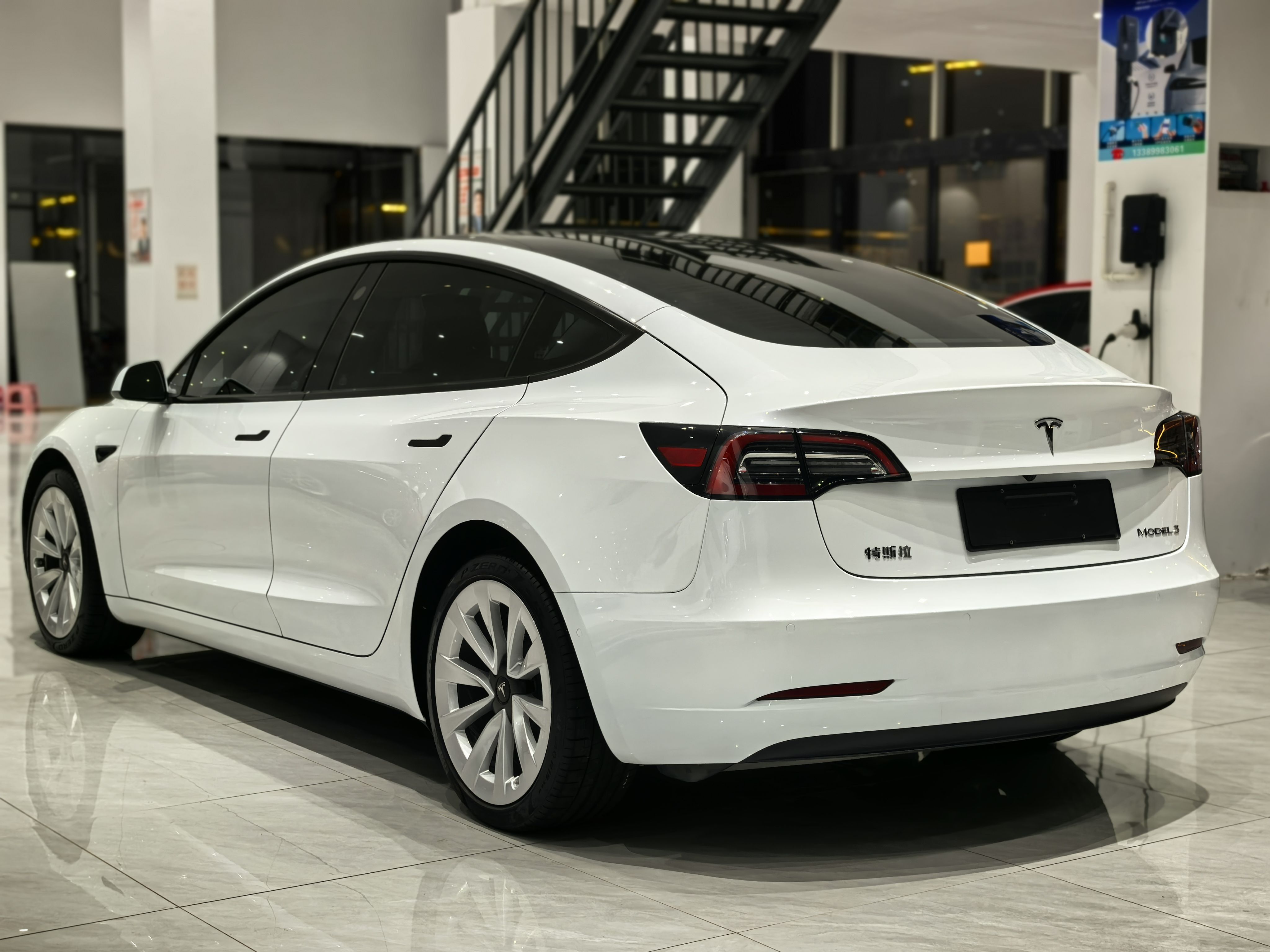 Tesla Model 3 2023 صورة سيارة #8