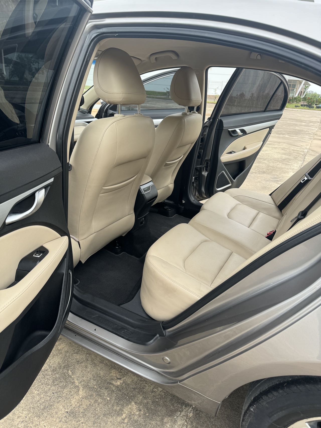 GEELY Emgrand 2019 car image #10