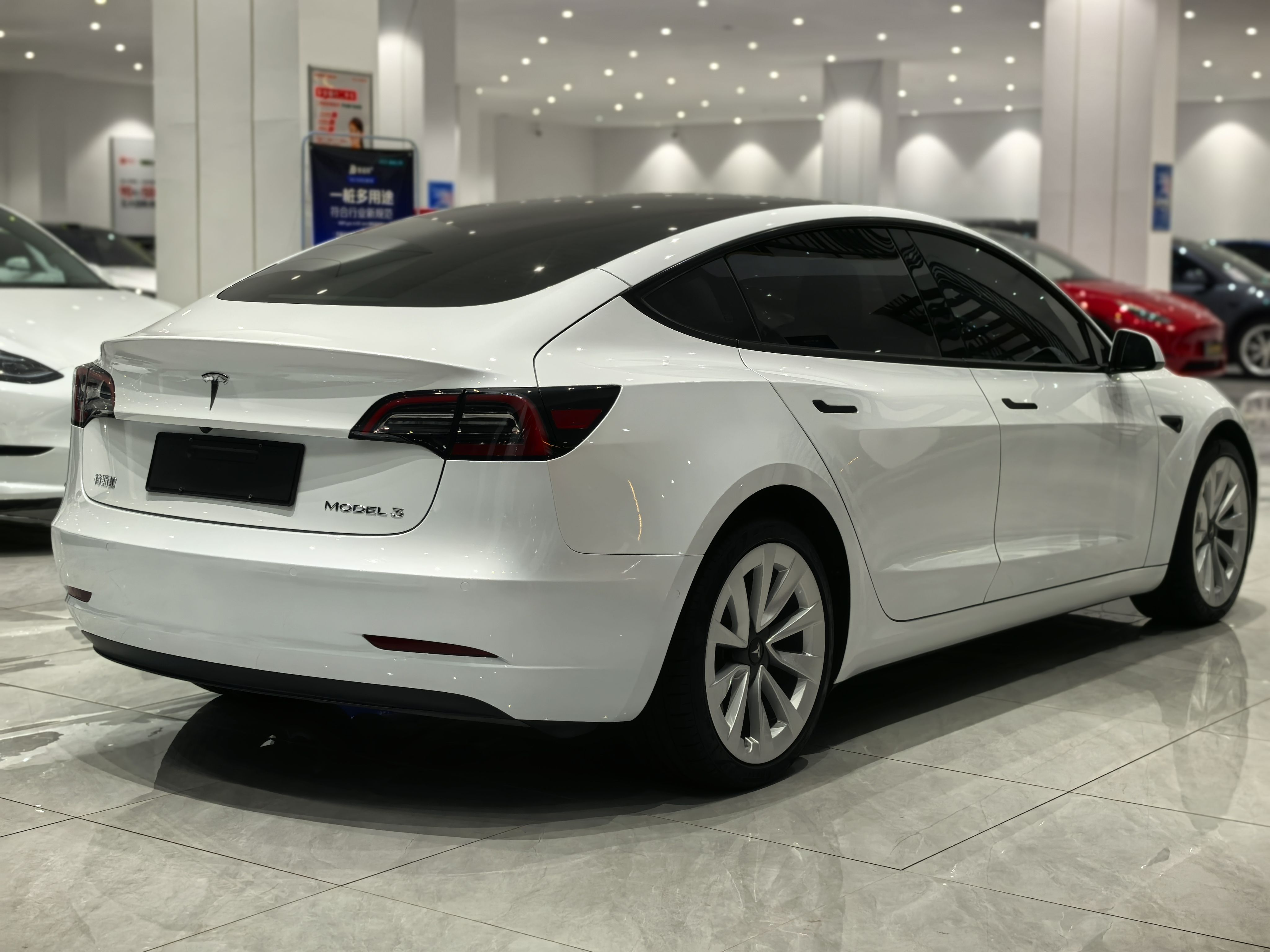 Tesla Model 3 2023 صورة سيارة #6