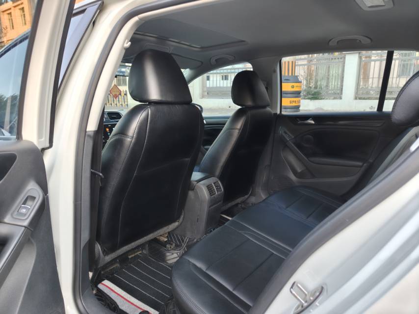 Volkswagen Golf 2011 #8 Volkswagen Golf 2011 صورة سيارة #8