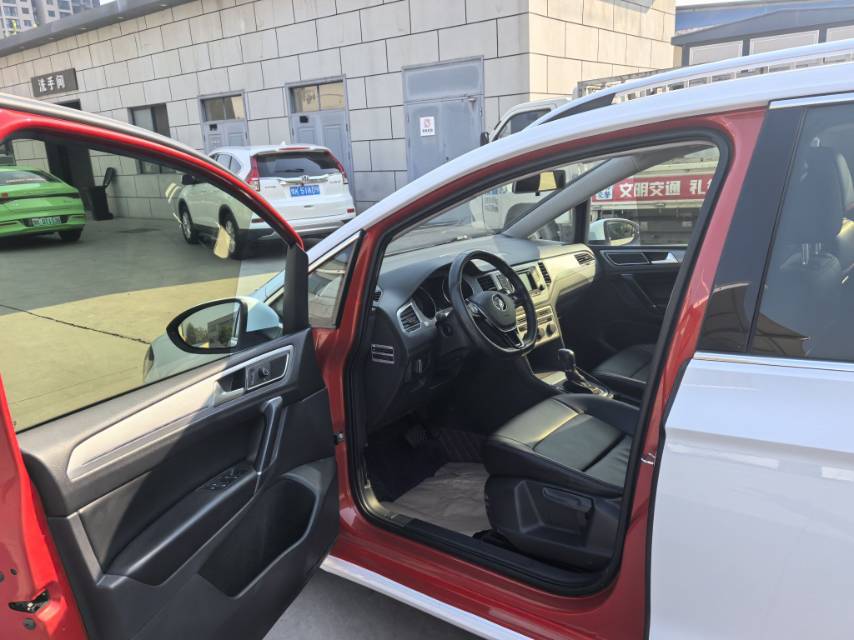 Volkswagen Golf Sportsvan 2016 car image #8