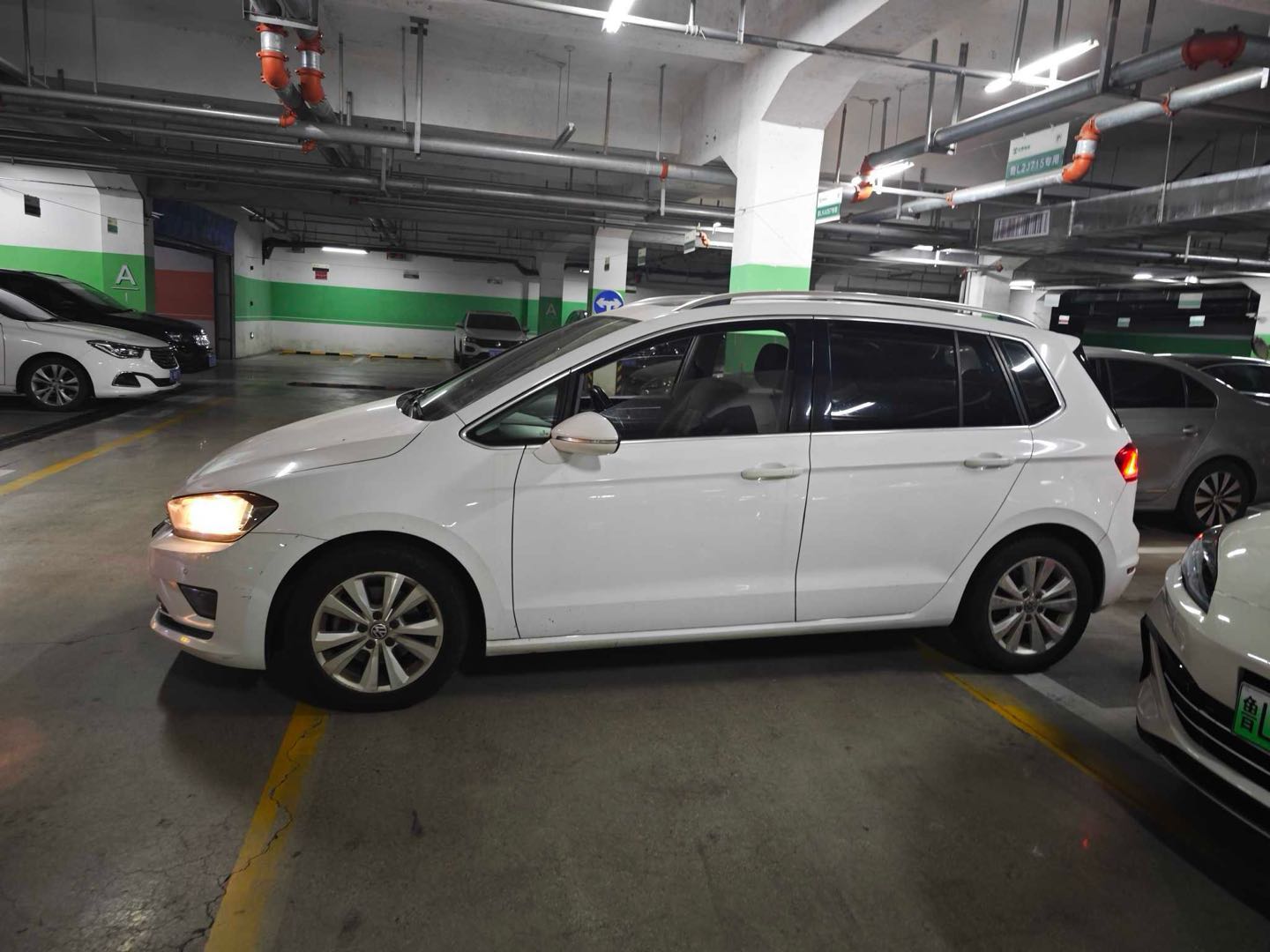Volkswagen Golf Sportsvan 2017 #6 Volkswagen Golf Sportsvan 2017 car image #6