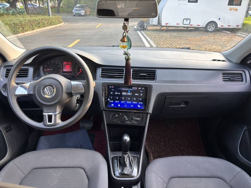 Volkswagen Santana 2014 car image #7