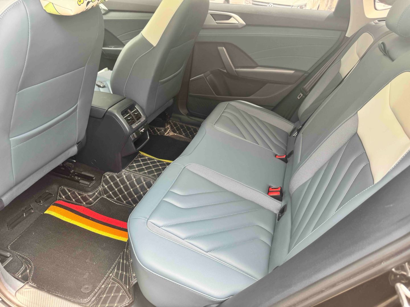 Volkswagen Tharu 2023 car image #12