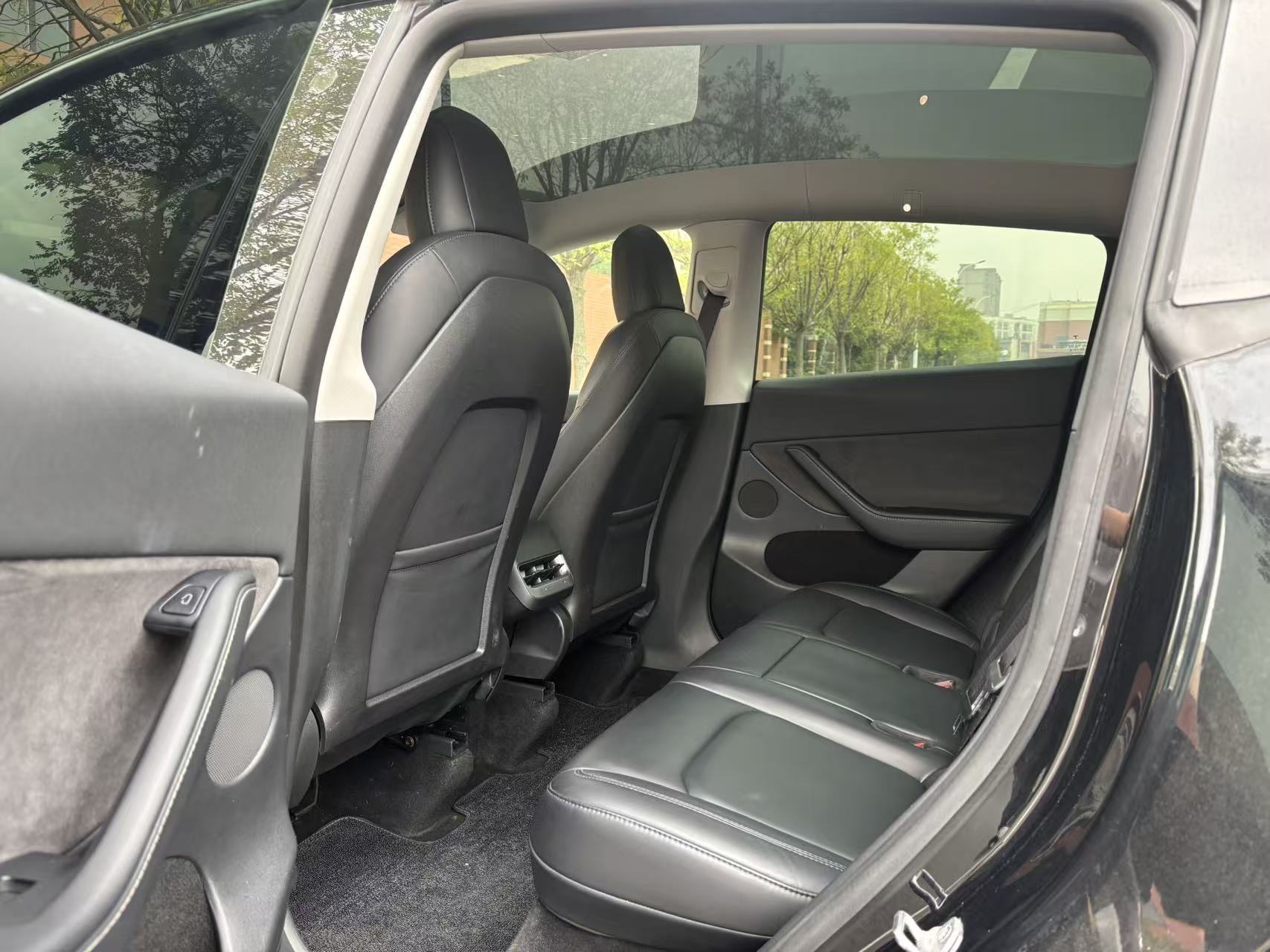 Tesla Model Y 2022 imagen de coche #7
