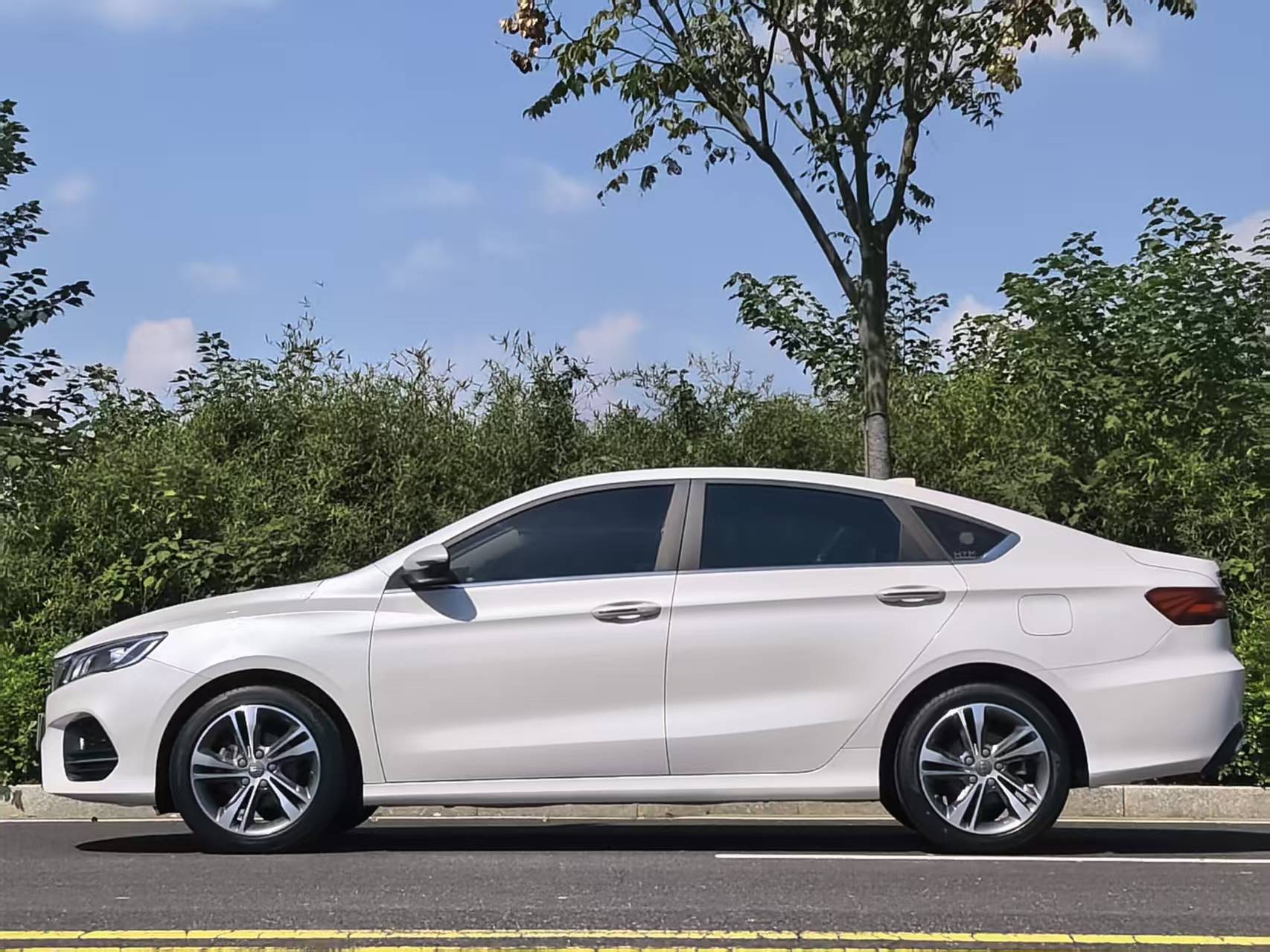 GEELY Binray 2018 #7 GEELY Binray 2018 изображение автомобиля #7