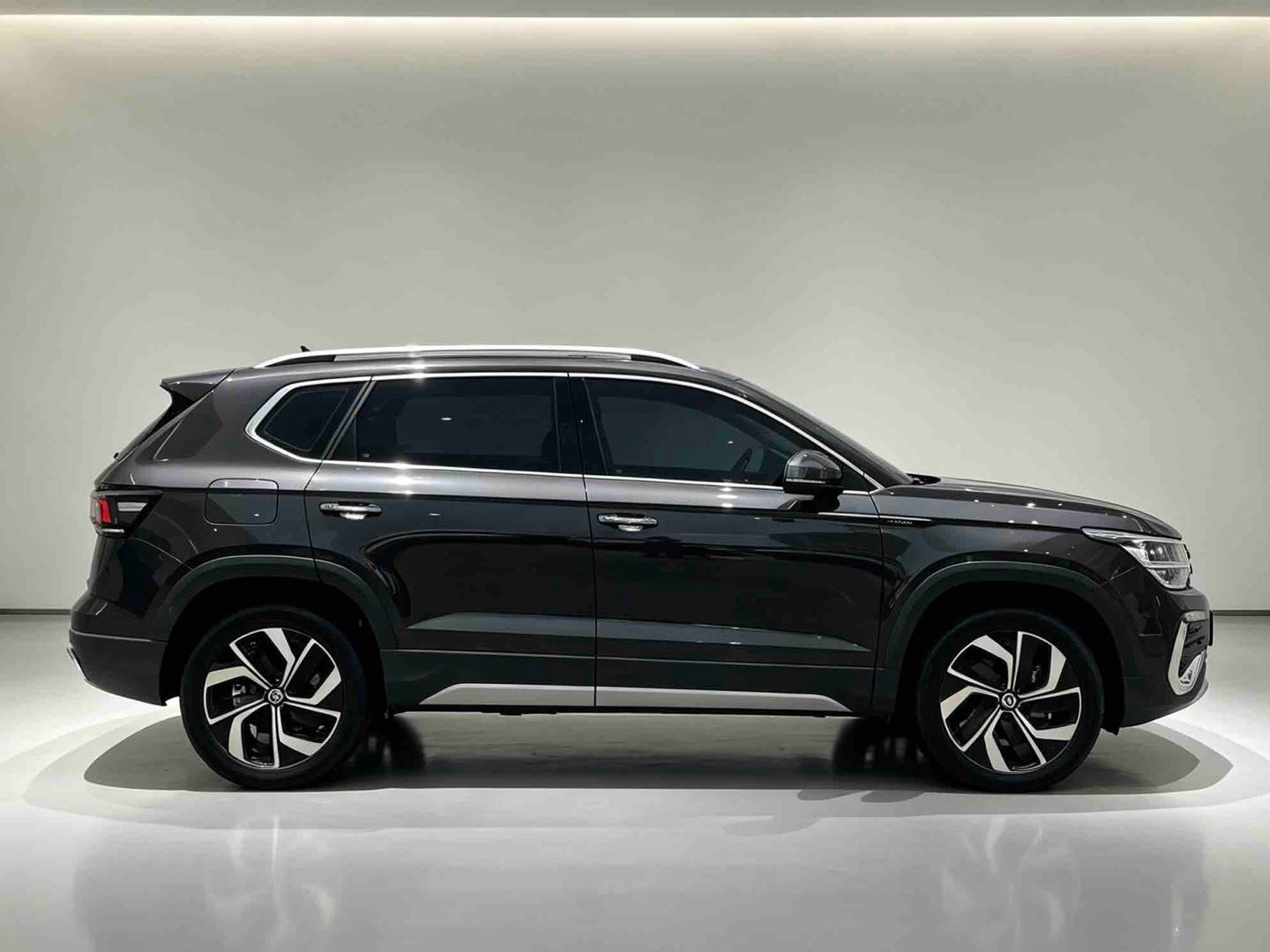 Volkswagen Tharu 2023 car image #5