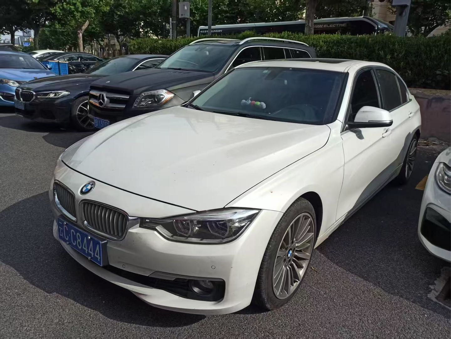 BMW 3 Series 2019 #2 BMW 3 Series 2019 car image #2