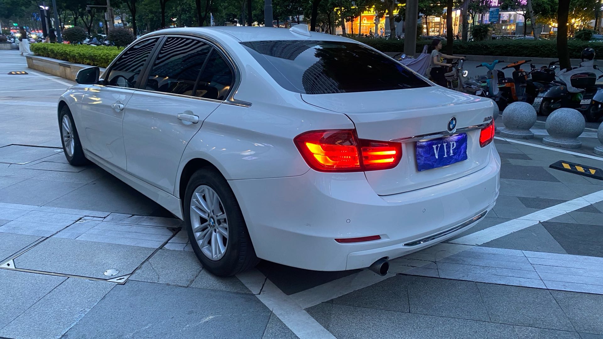 BMW 3 Series 2015 car image #17