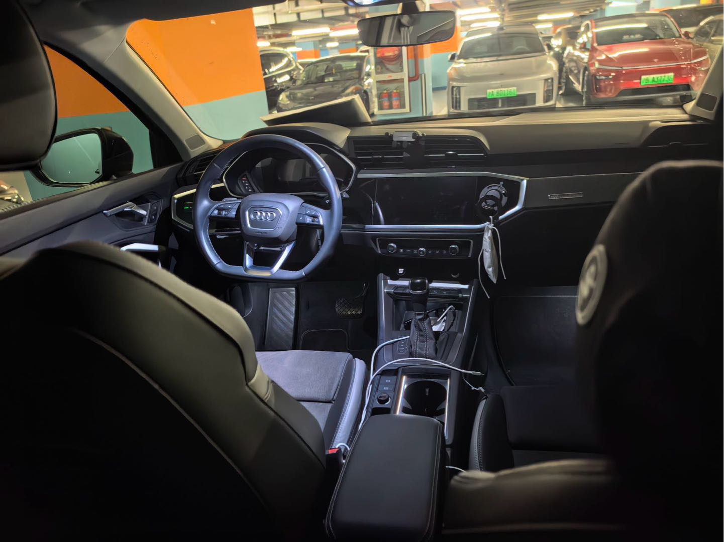 Audi Q3 2023 car image #10
