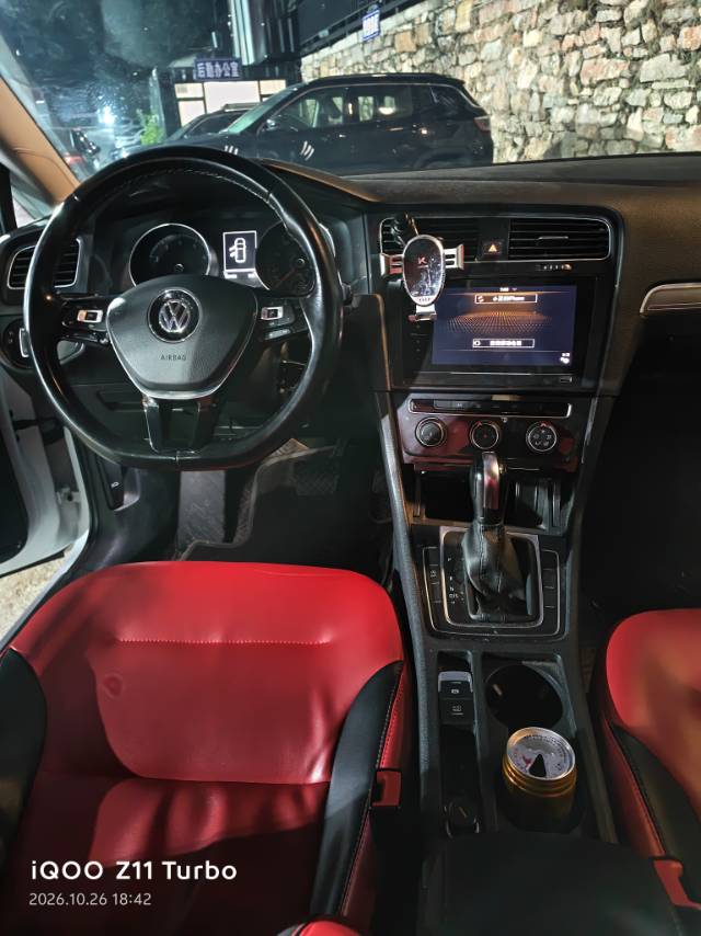 Volkswagen GolfGTI 2022 #8 Volkswagen GolfGTI 2022 immagine di auto #8