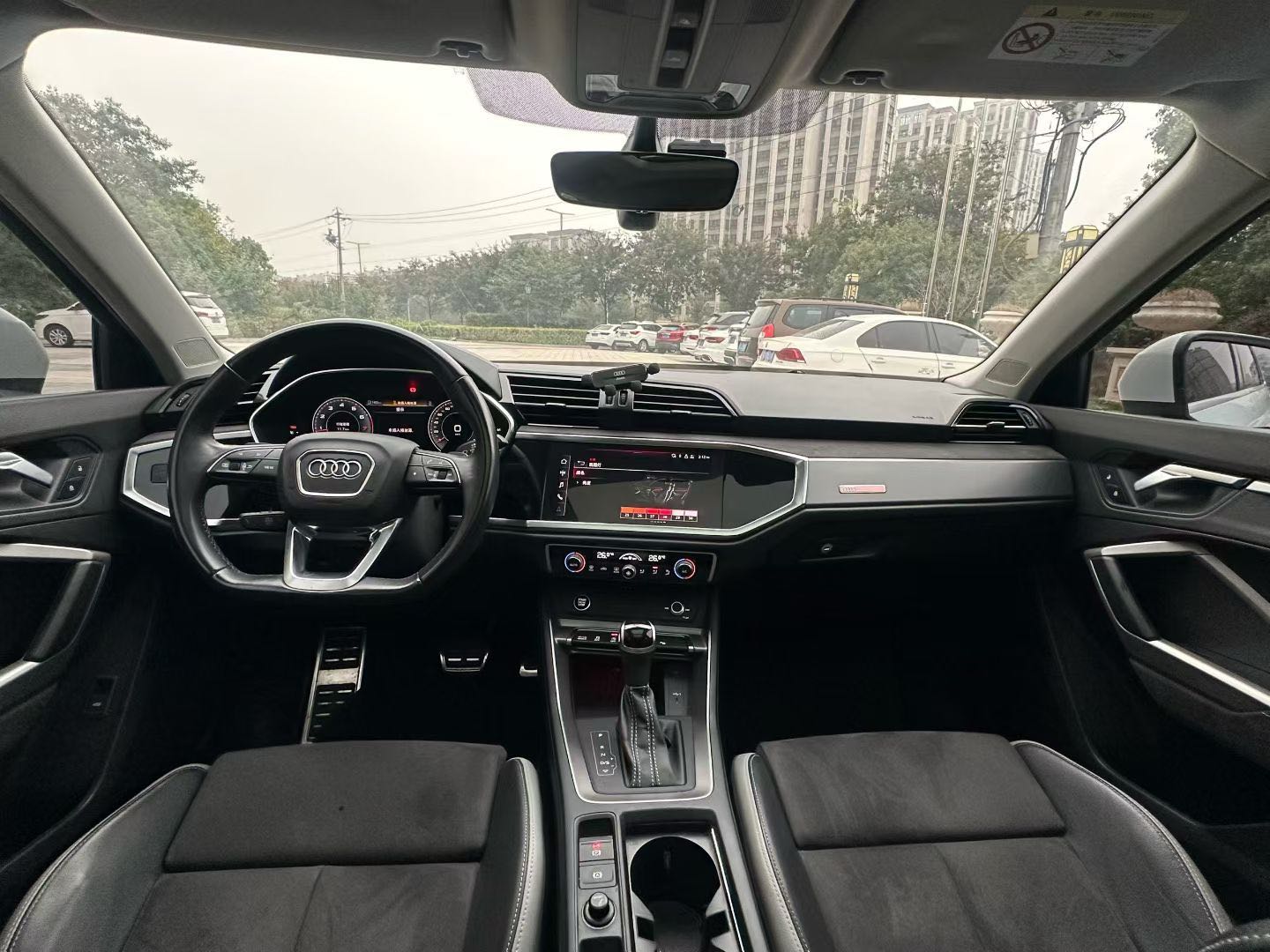 Audi Q3 2023 immagine di auto #10