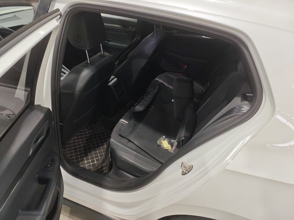 Volkswagen Golf 2022 #8 Volkswagen Golf 2022 صورة سيارة #8