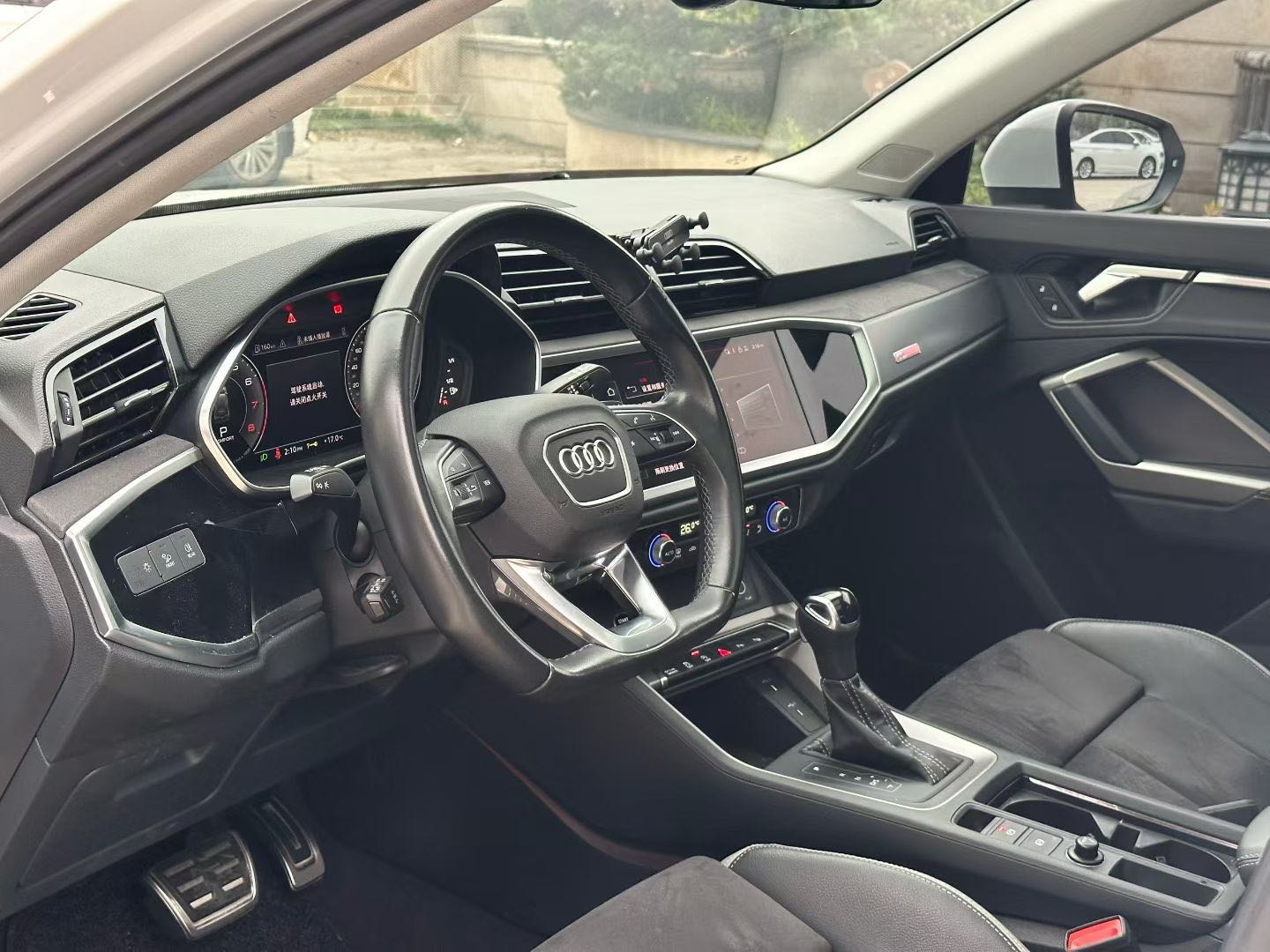 Audi Q3 2023 immagine di auto #11