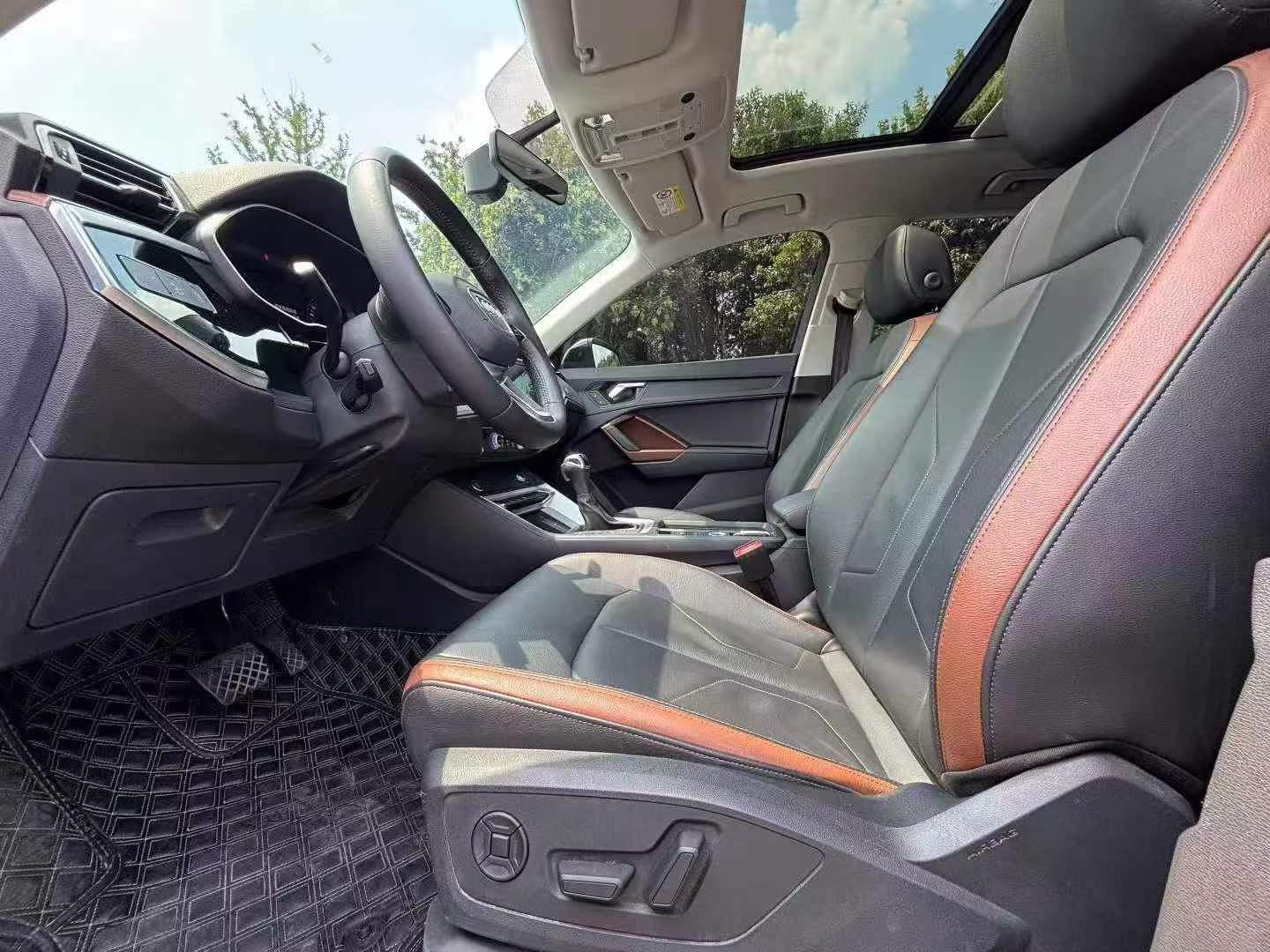 Audi Q3 2021 car image #11