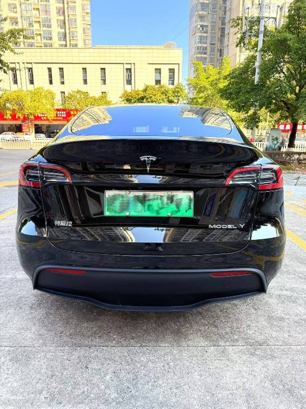 Tesla Model Y 2022 #9 Tesla Model Y 2022 car image #9