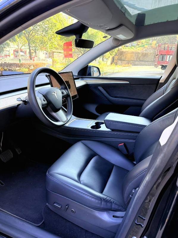 Tesla Model Y 2022 #3 Tesla Model Y 2022 car image #3