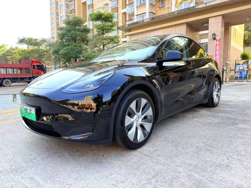 Tesla Model Y 2022 #2 Tesla Model Y 2022 car image #2