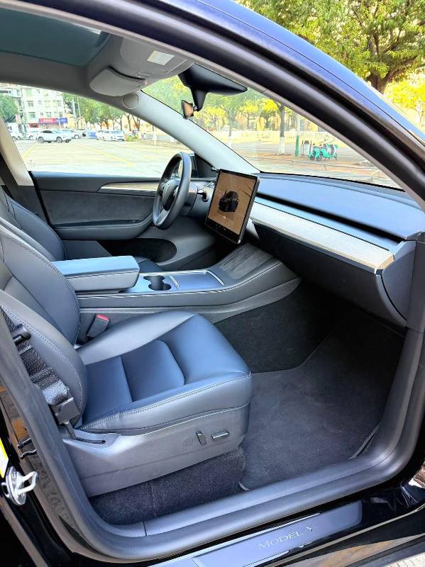 Tesla Model Y 2022 #7 Tesla Model Y 2022 car image #7