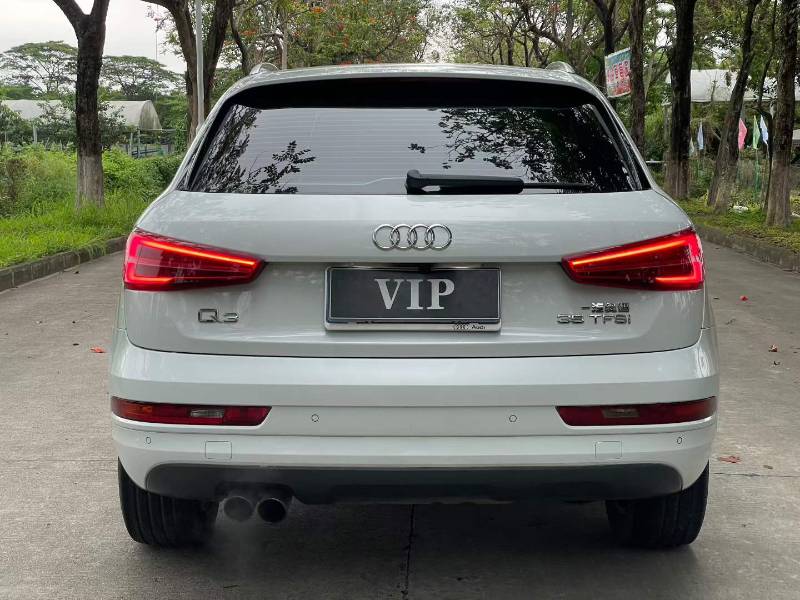 Audi Q3 2017 car image #8
