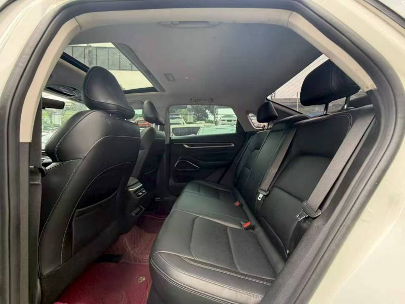 GEELY Emgrand 2024 car image #9